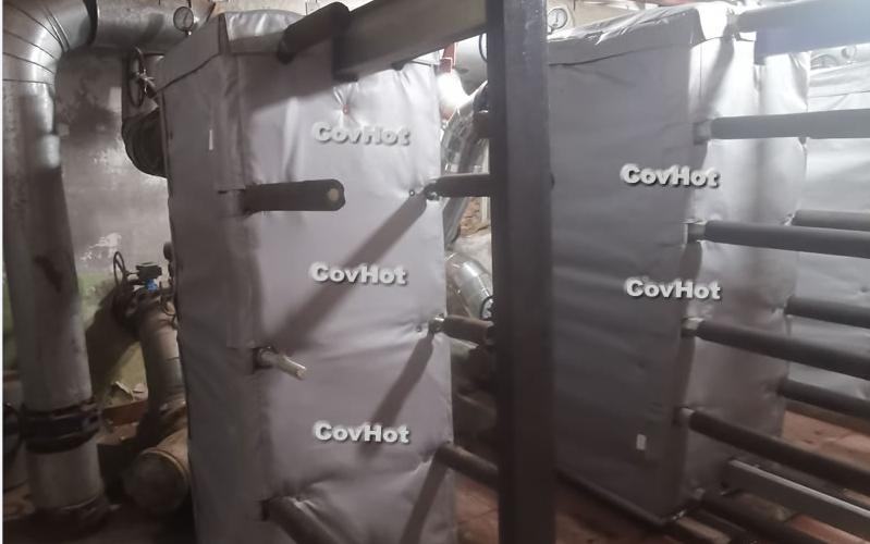 板式<a href=http://www.by3069.cn/e/tags/?tagname=%E6%8D%A2%E7%83%AD%E5%99%A8%E4%BF%9D%E6%B8%A9 target=_blank class=infotextkey>換熱器保溫</a>套,板換保溫罩